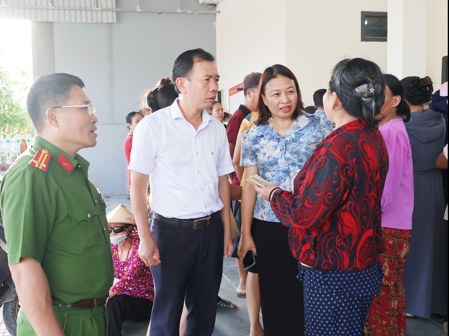 Anh-tin-bai